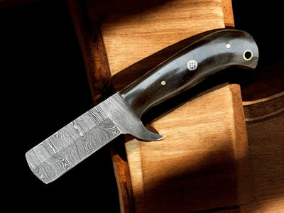 Exquisite Damascus Bull Cutter - 7" Blade with Authentic Water Buffalo Horn Handle - Korvel