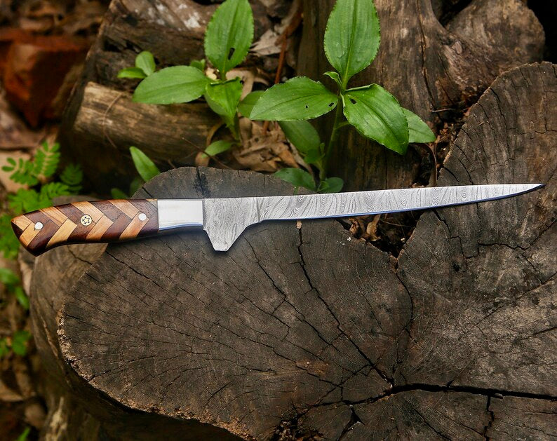 Premium 8” Damascus Fillet Knife – Exquisite Rosewood & Olive Wood Handle with Leather Sheath - Korvel