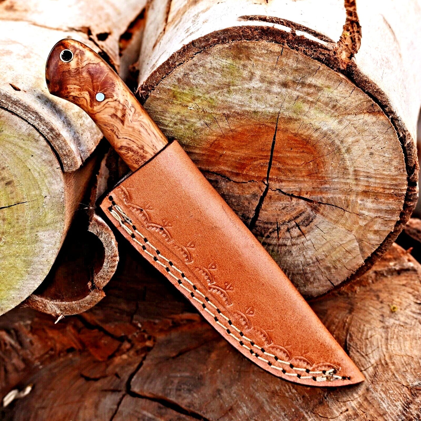 Exquisite 10-Inch Damascus Steel Hunting Knife with Elegant Rosewood Handle – Comes with Premium Leather Sheath | Perfect Gift for Enthusias - Korvel