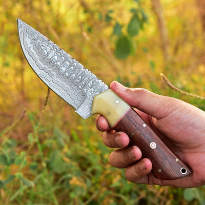 Premium Custom Damascus Steel Skinning Knife for Hunters - Korvel