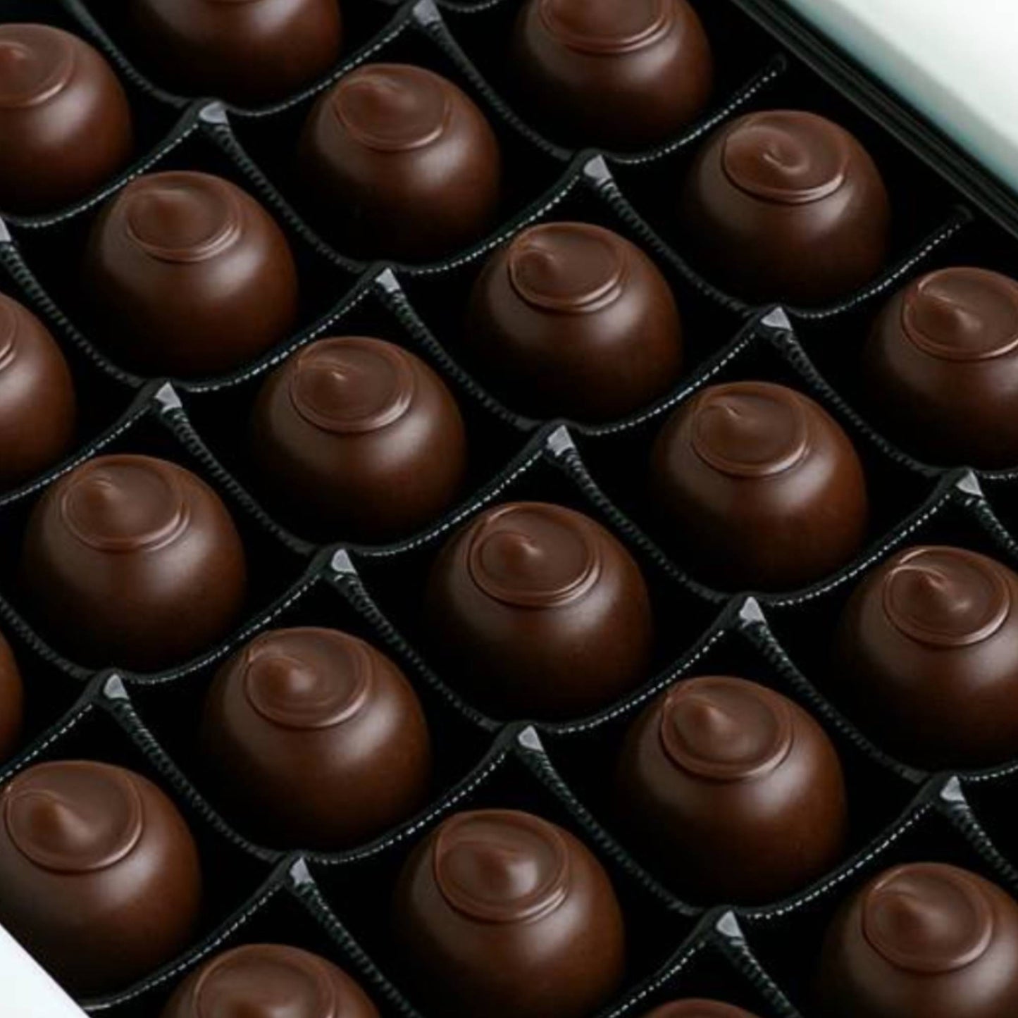 Cordiales de Cerise en Chocolat Noir Belge Andy Anand – Boîte Cadeau Végane de 48 Pièces