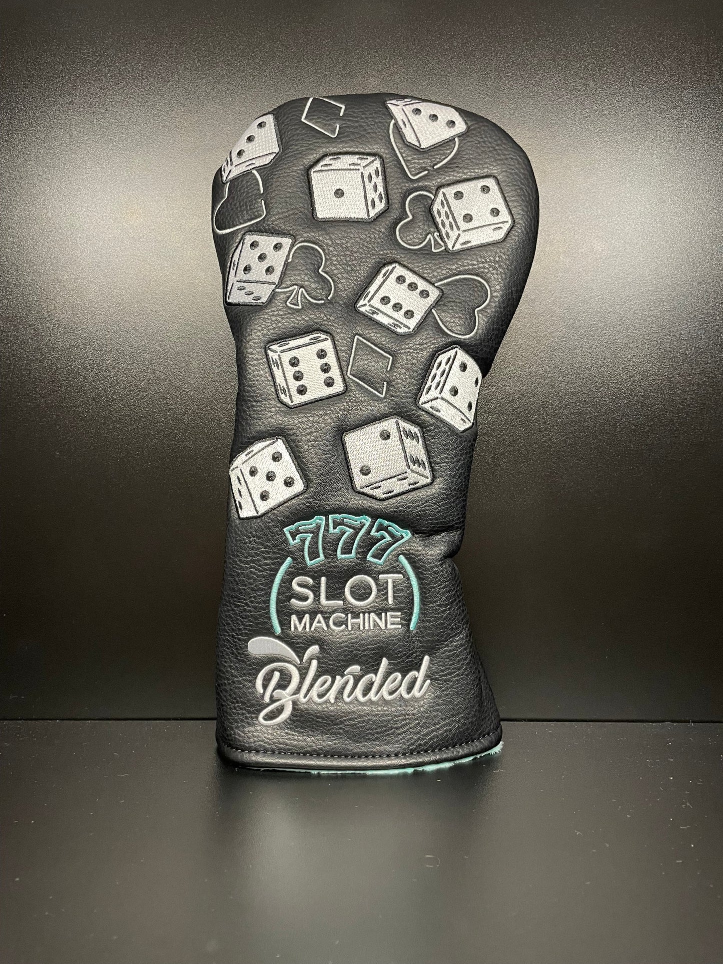 Couvre-club de golf inspiré des dés de casino