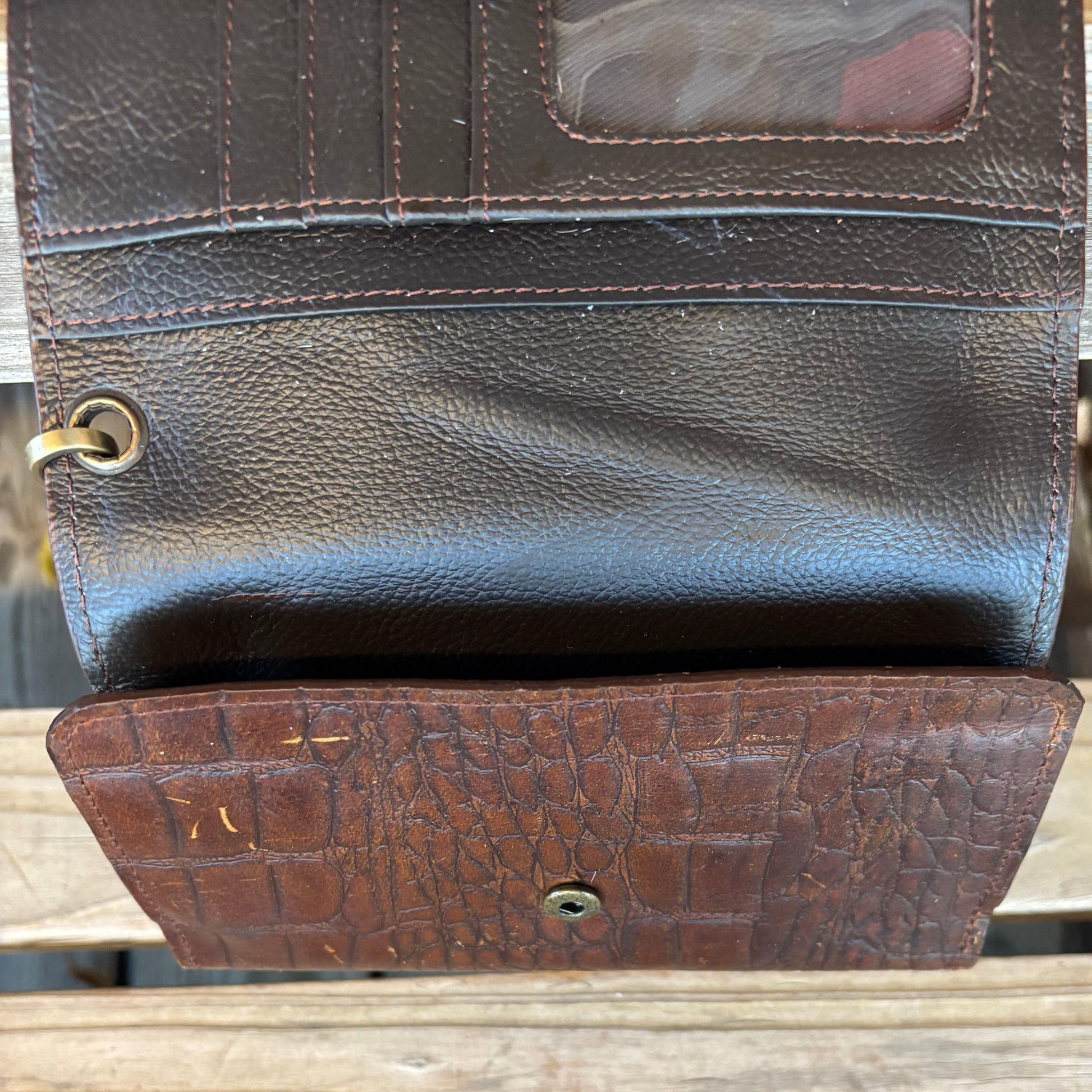 Elegant Alligator Print Crossbody Clutch - Korvel