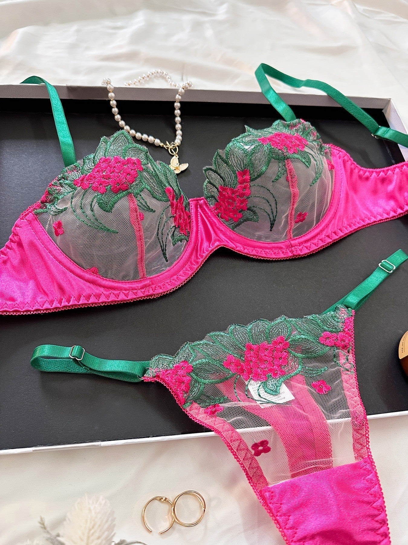 Conjunto de Tanga de Bordado de Malla Elegante para Mujeres