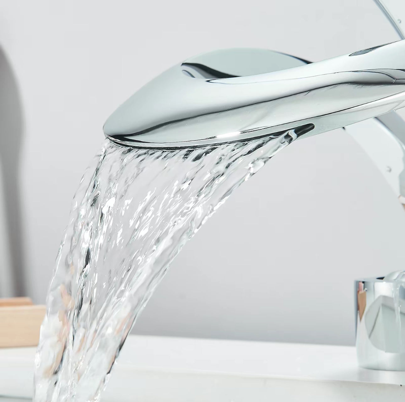 AquaFalls Chrome Tap - Korvel