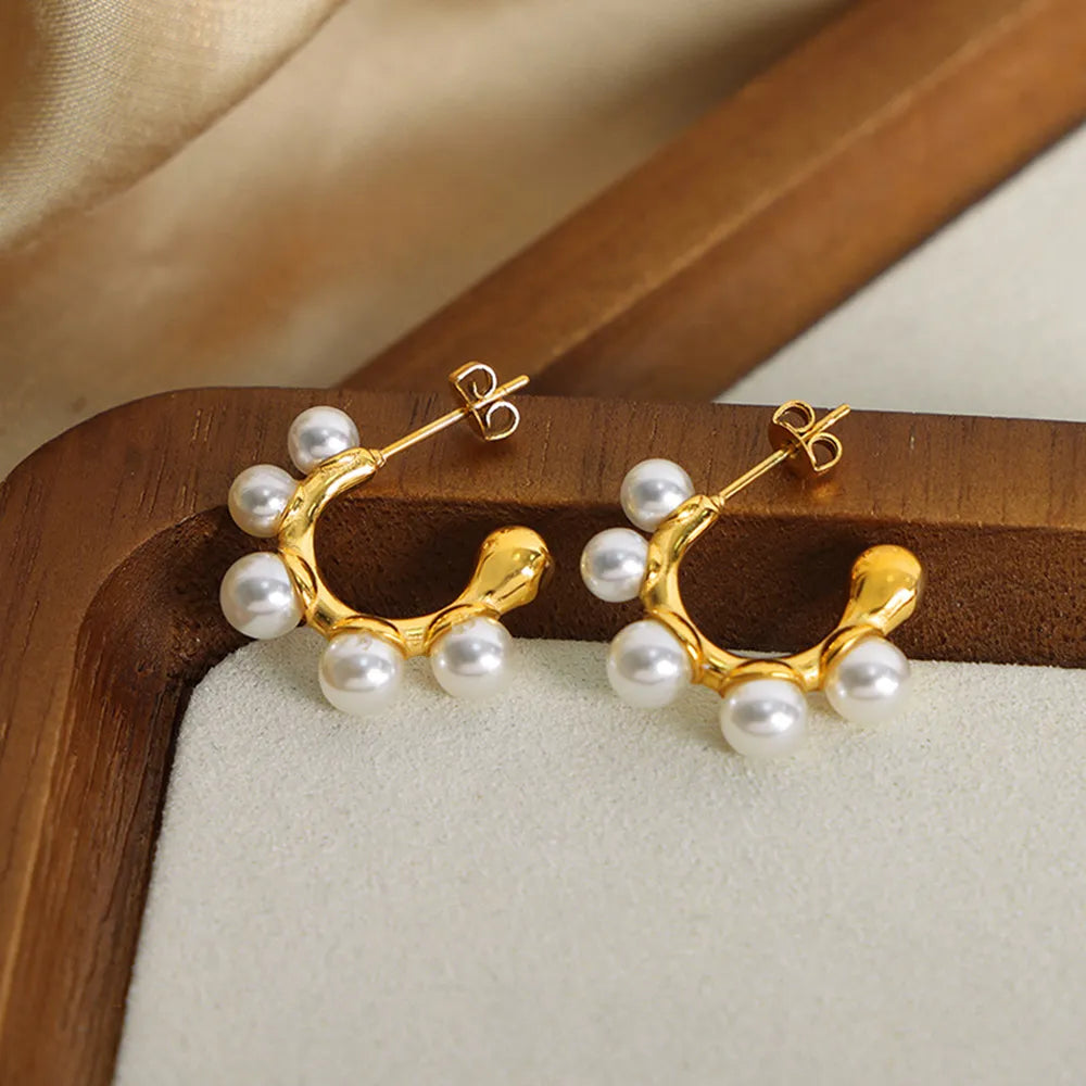 Boucles d'oreilles élégantes en perles synthétiques plaquées or 18K