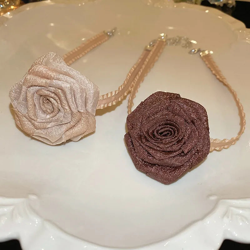 Collar con Hebilla de Aleación Rosa 3D