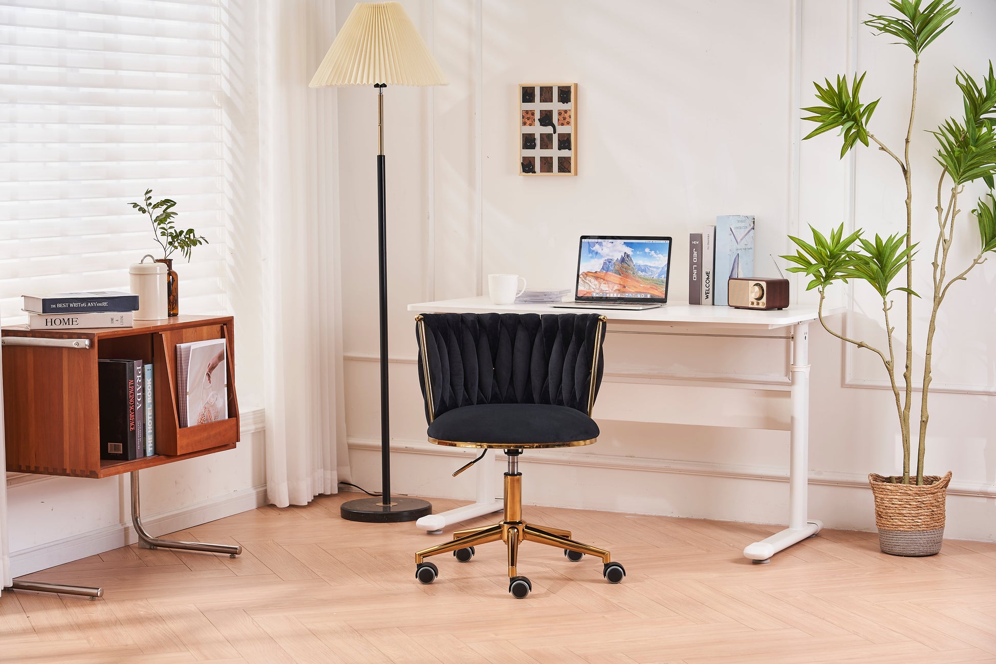 Office desks and chairs, with adjustable wheels and cushioned office desks and chairs that conform to ergonomics (black) - Korvel