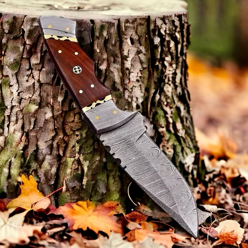 Compact Bushcraft Knife – 9" Damascus Steel Blade with Elegant Rosewood Handle & Leather Sheath - Korvel