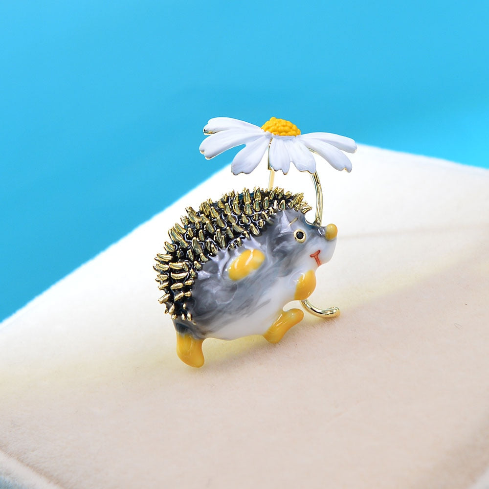 CINDY XIANG Cute Hedgehog Brooch Fashion Daisy Brooches For Women Animal Jewelry Funny Winter Design High Quality - Korvel
