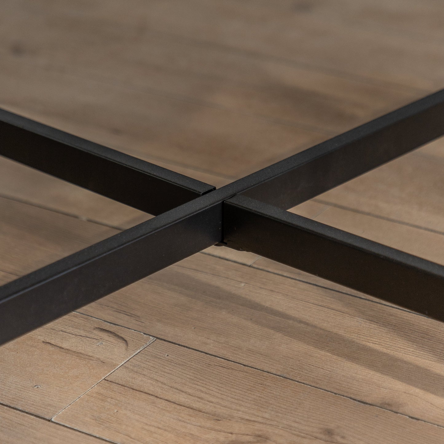 33"Modern Thread Design Round Coffee Table MDF Table Top with Cross Legs Metal Base - Korvel