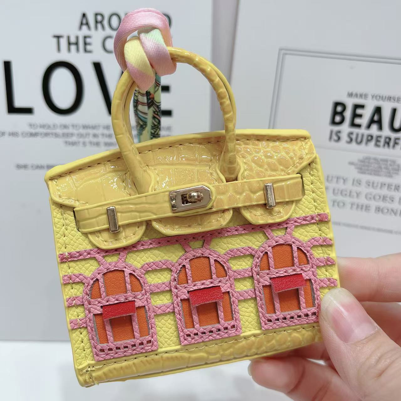Small house bag mini window pendant headphone bag lipstick car key backpack backpack decoration - Korvel