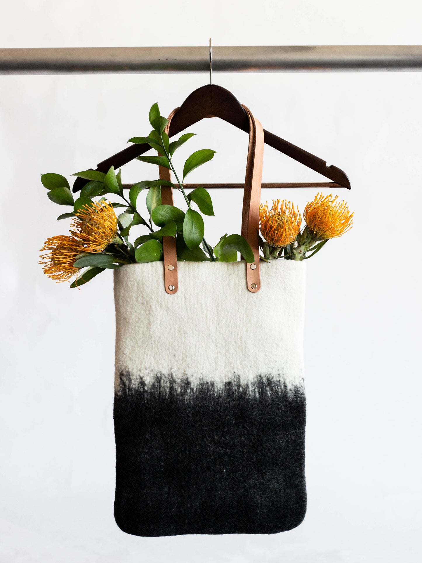 Bolso Tote de Lana Filtrada a Mano Eclipse