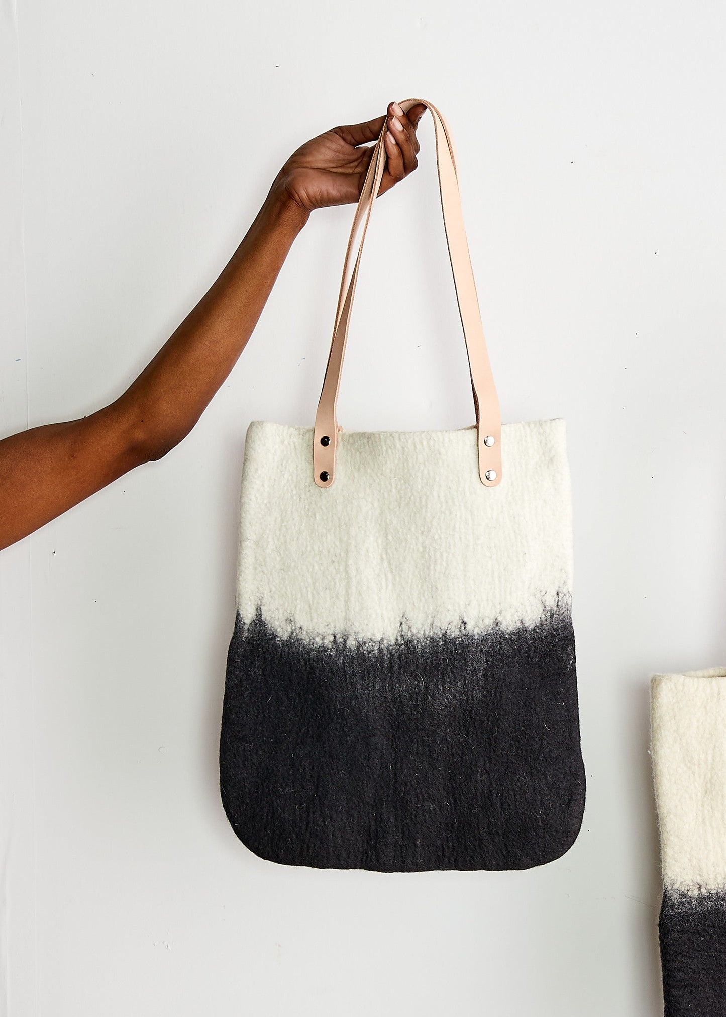 Bolso Tote de Lana Filtrada a Mano Eclipse