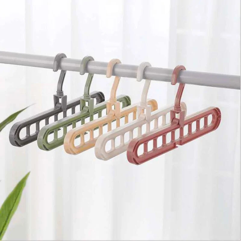 Séchoir à vêtements multi-port pour un rangement efficace