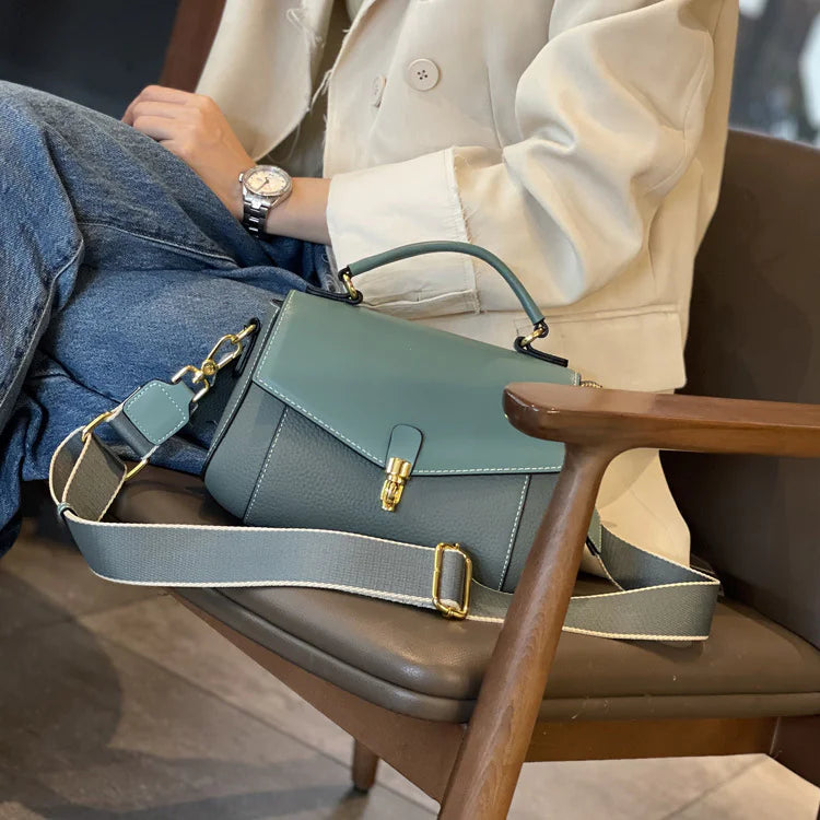 Chic Leather Crossbody Bag for Everyday Elegance