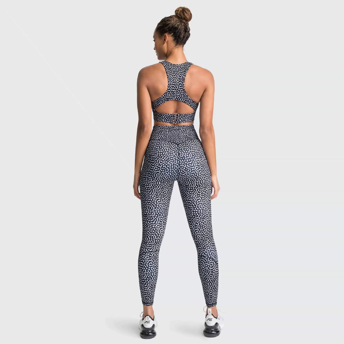 Solid Color Yoga Outfit for Active Lifestyle