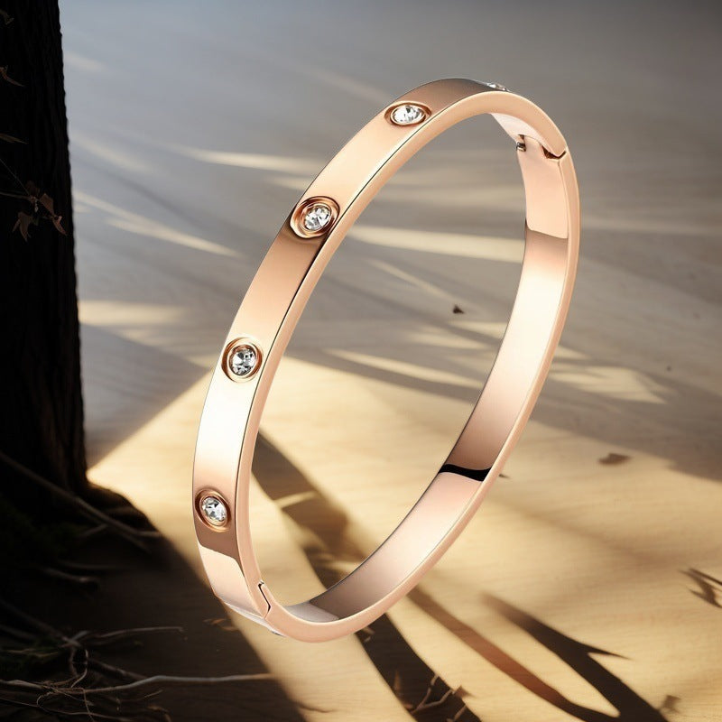 Bracelet en acier titane élégant pour femmes