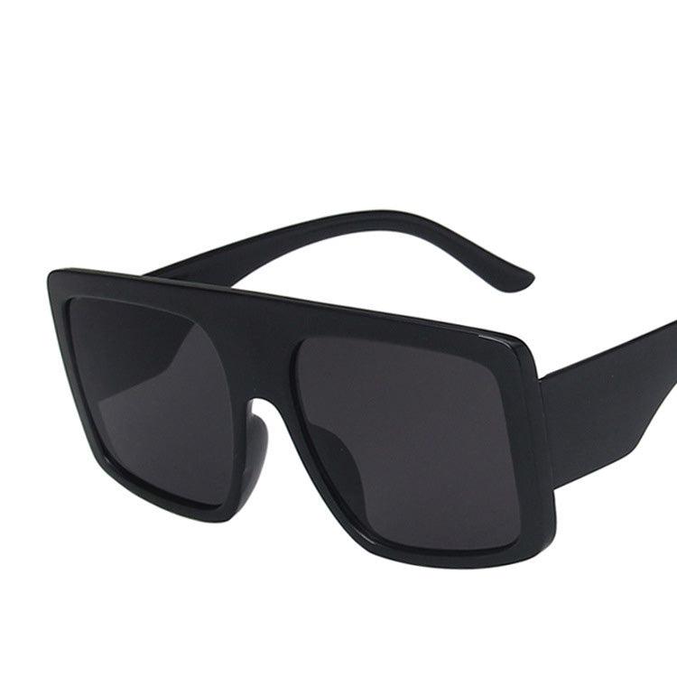 Retro Large Frame Sunglasses for Trendsetters