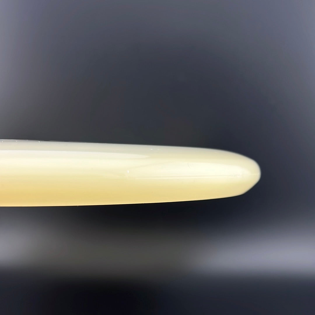 Bravo Glow Rose Jaune - Putter Disc Golf Première Édition