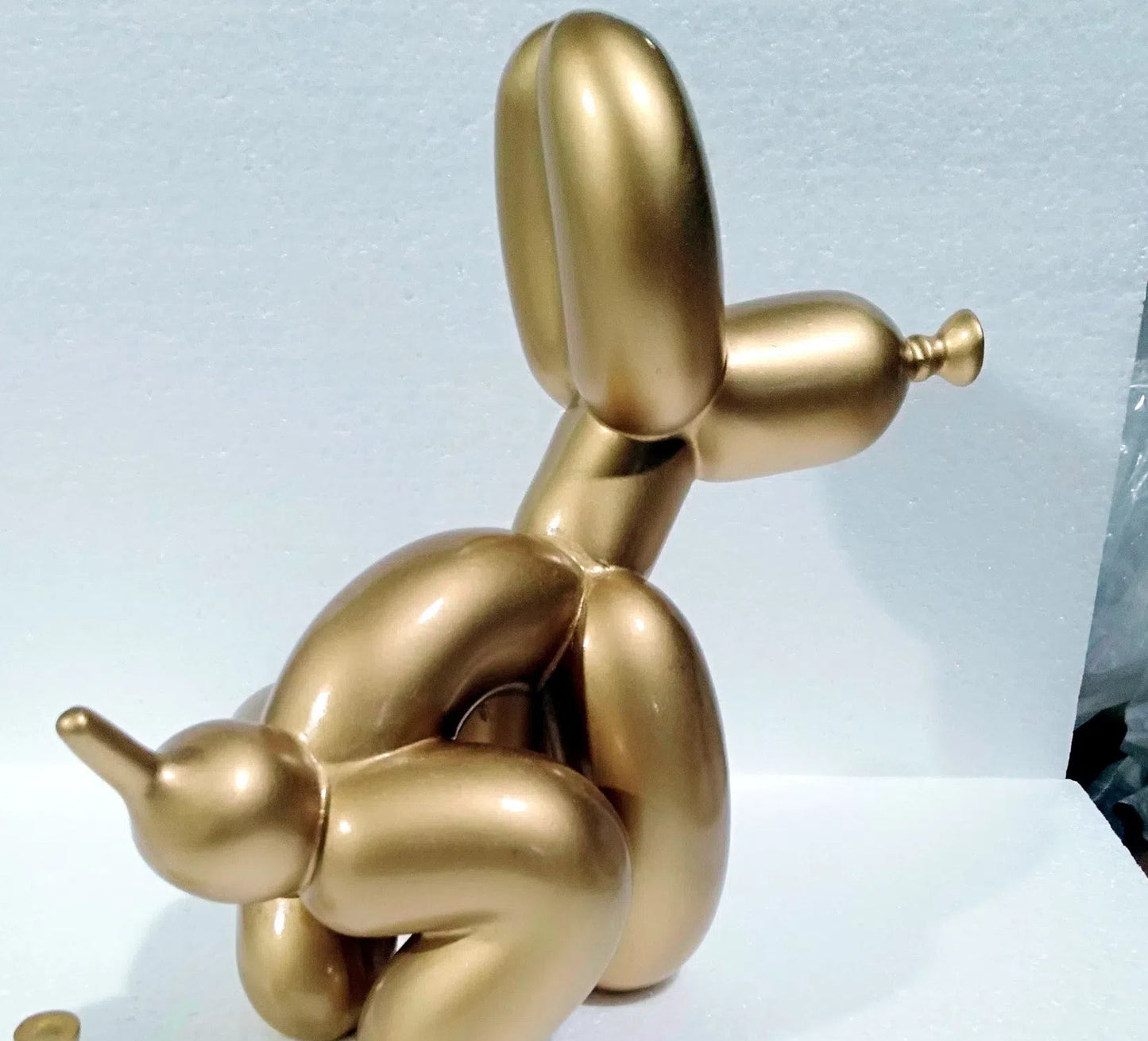 Elegant Gold Balloon Dog Sculpture