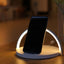 Lampe de Chargeur Sans Fil Qi en Bois - Support de Chargement Élégant pour Bureau