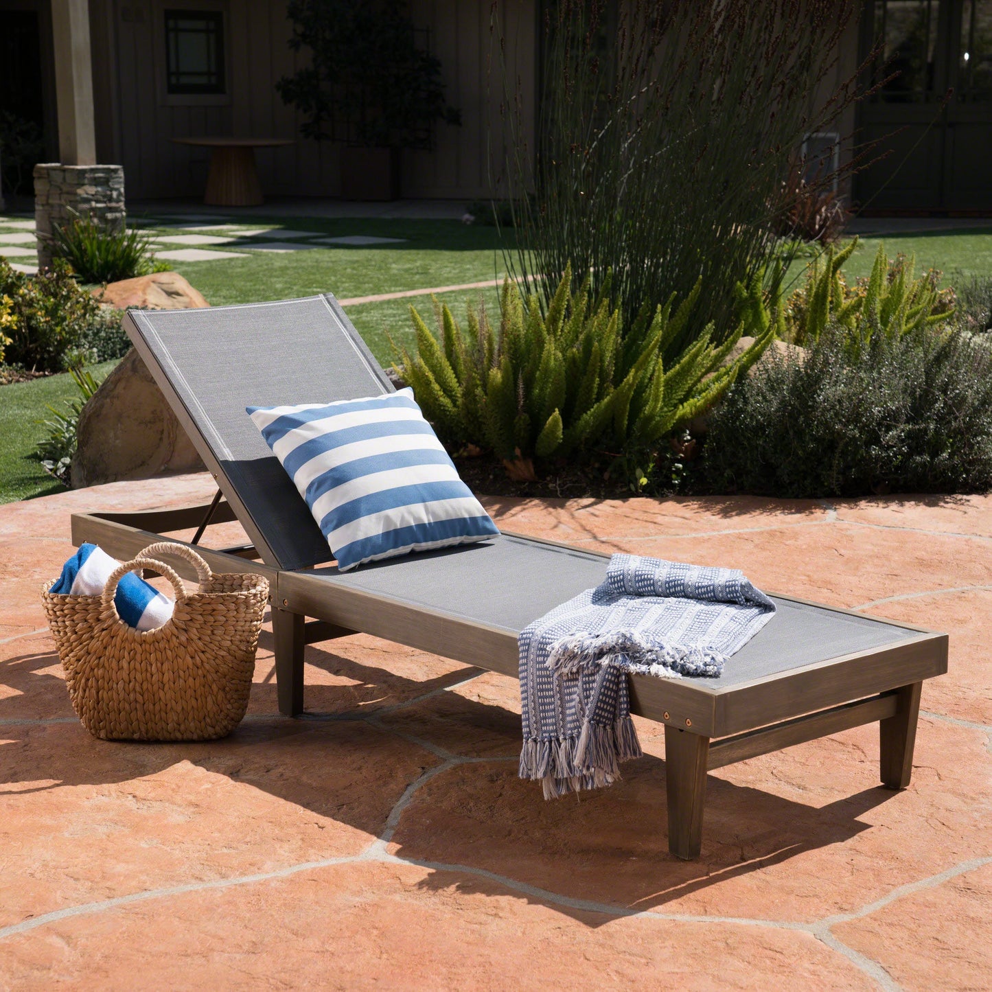 SUMMERLAND CHAISE LOUNGE - DARK GREY MESH - Korvel