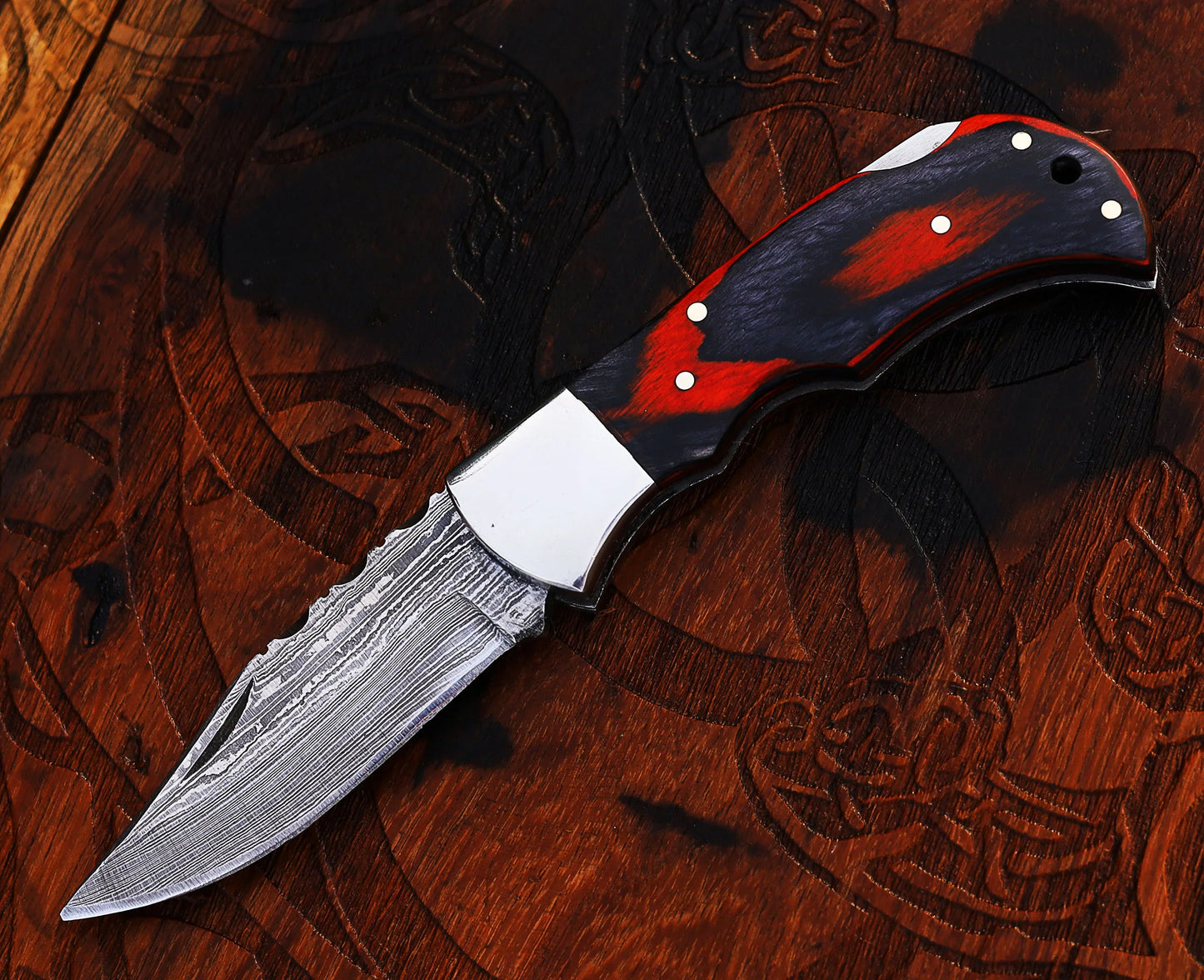 Personalized Damascus Steel Folding Knife - A Distinctive Gift for Him - Korvel