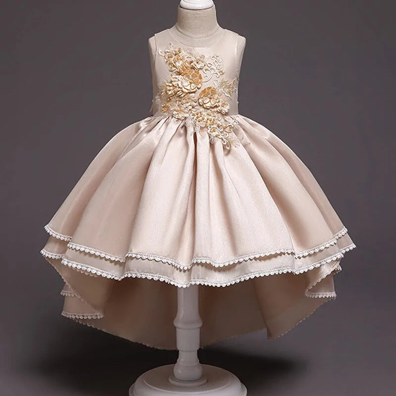 Vestidos de Cola de Princesa para Pequeñas Reinas