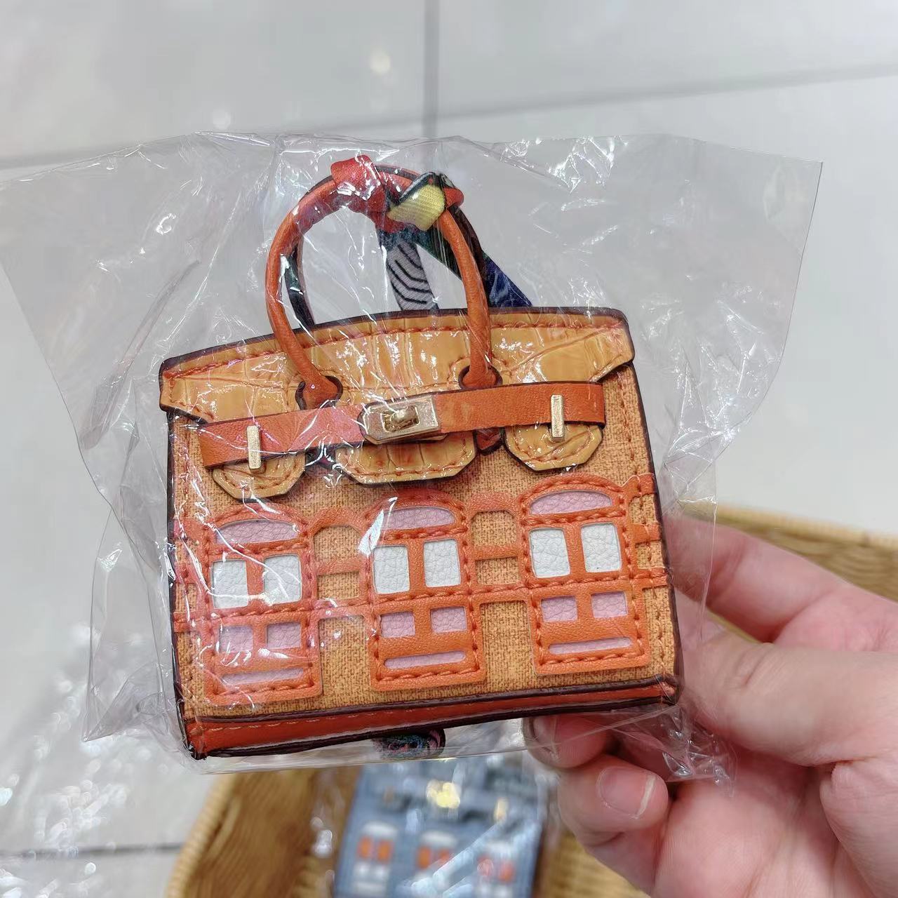 Small house bag mini window pendant headphone bag lipstick car key backpack backpack decoration - Korvel