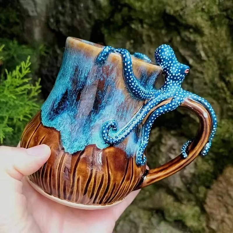 Taza de Pulpo Azul Profundo Hecha a Mano para Bebidas Calientes y Frías