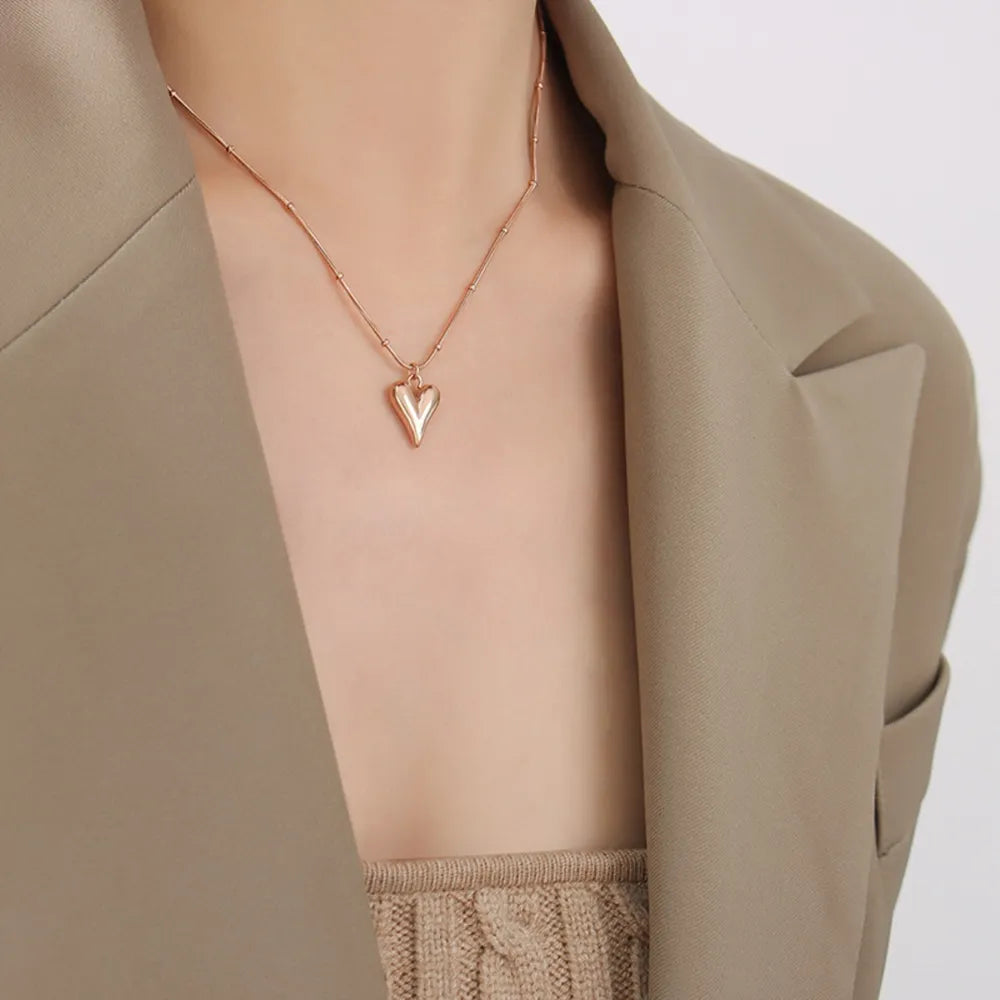 Fashionable and minimalist heart-shaped necklace with titanium steel plated 18K real gold necklace - Korvel