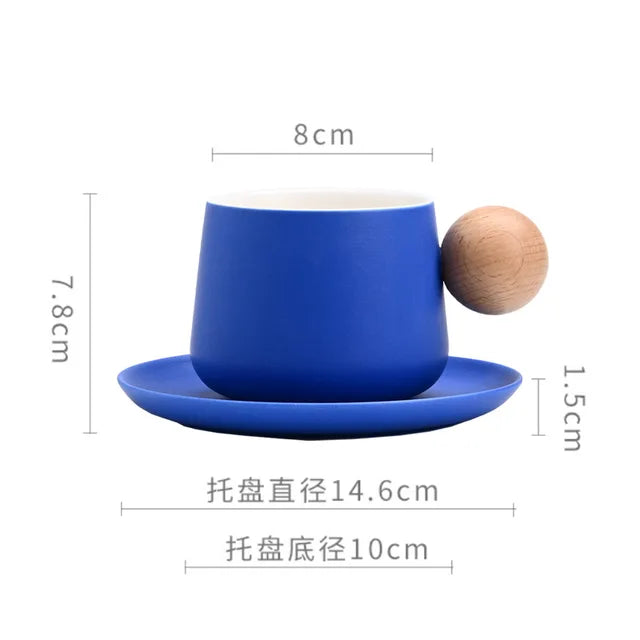 Ensemble de tasse et soucoupe en céramique élégante