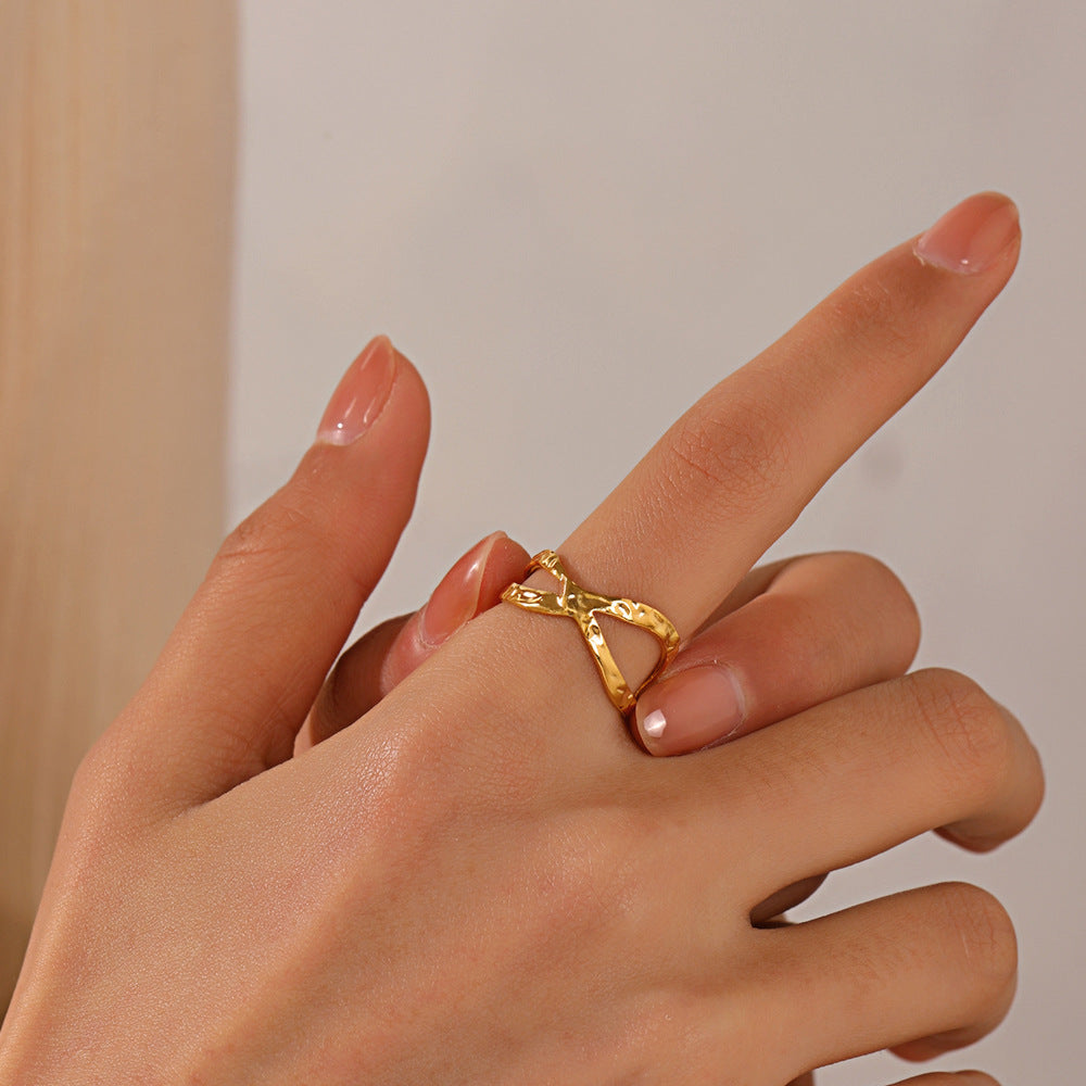 Anillo Elegante Ajustable de Apertura Cruzada