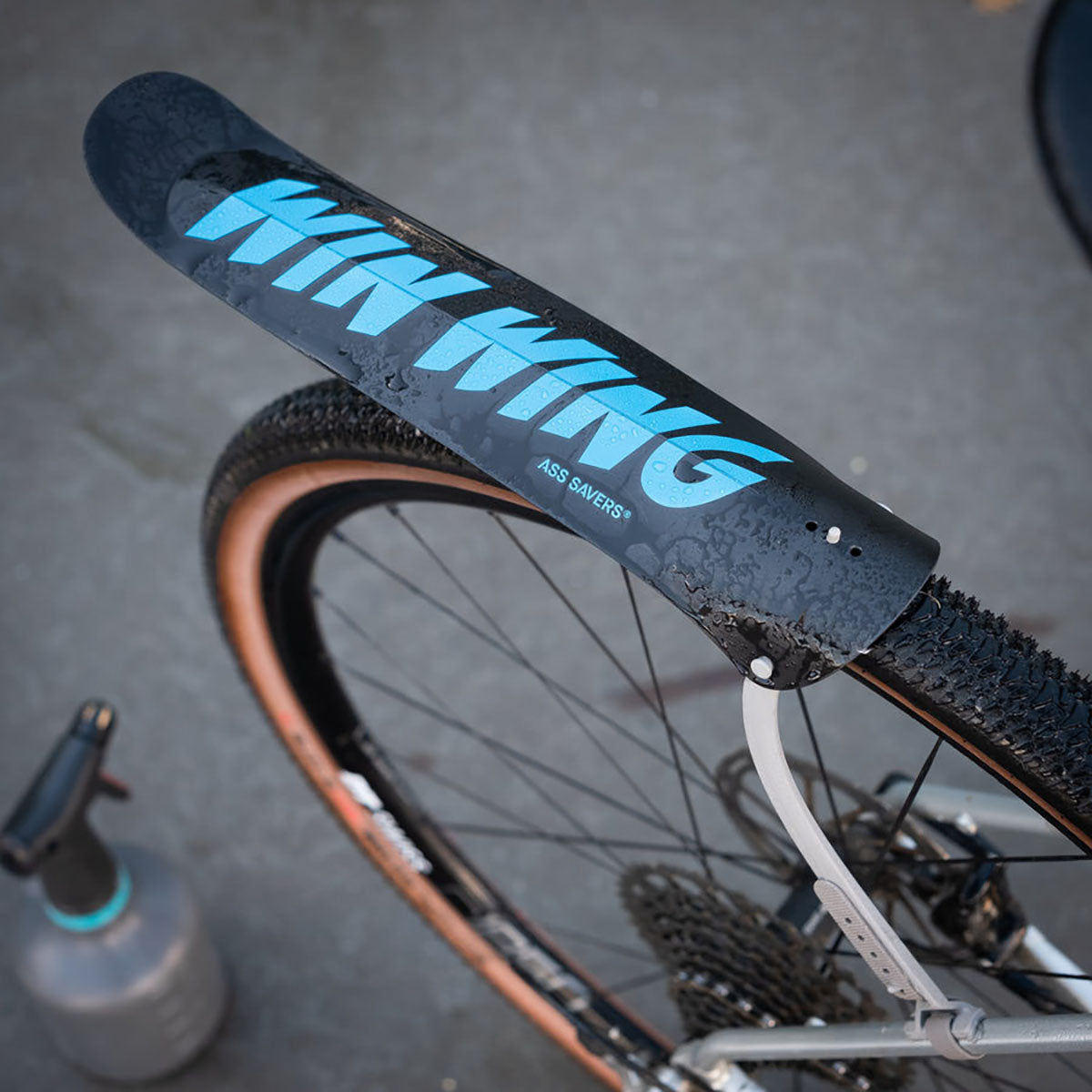 Garde-boue arrière Win Wing Gravel Ass Savers avec wishbone gris