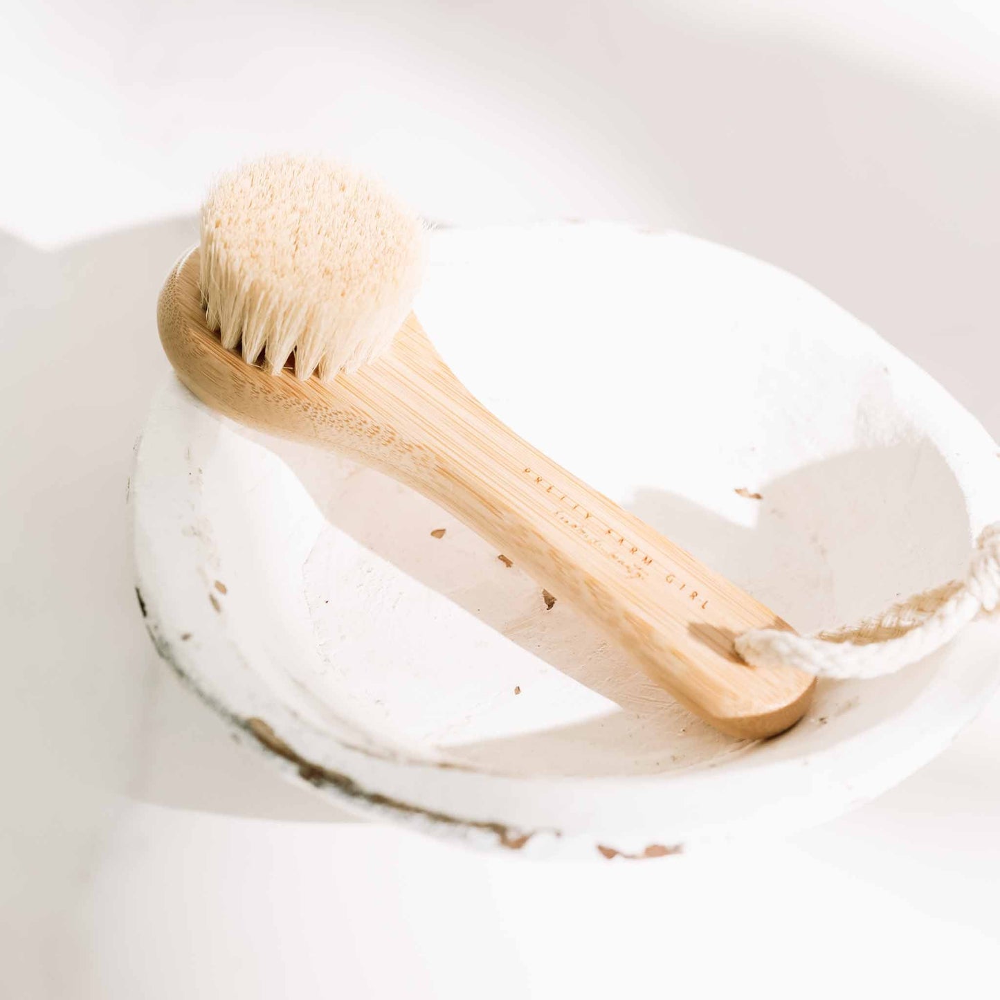 Brosse de visage sèche premium pour une exfoliation douce