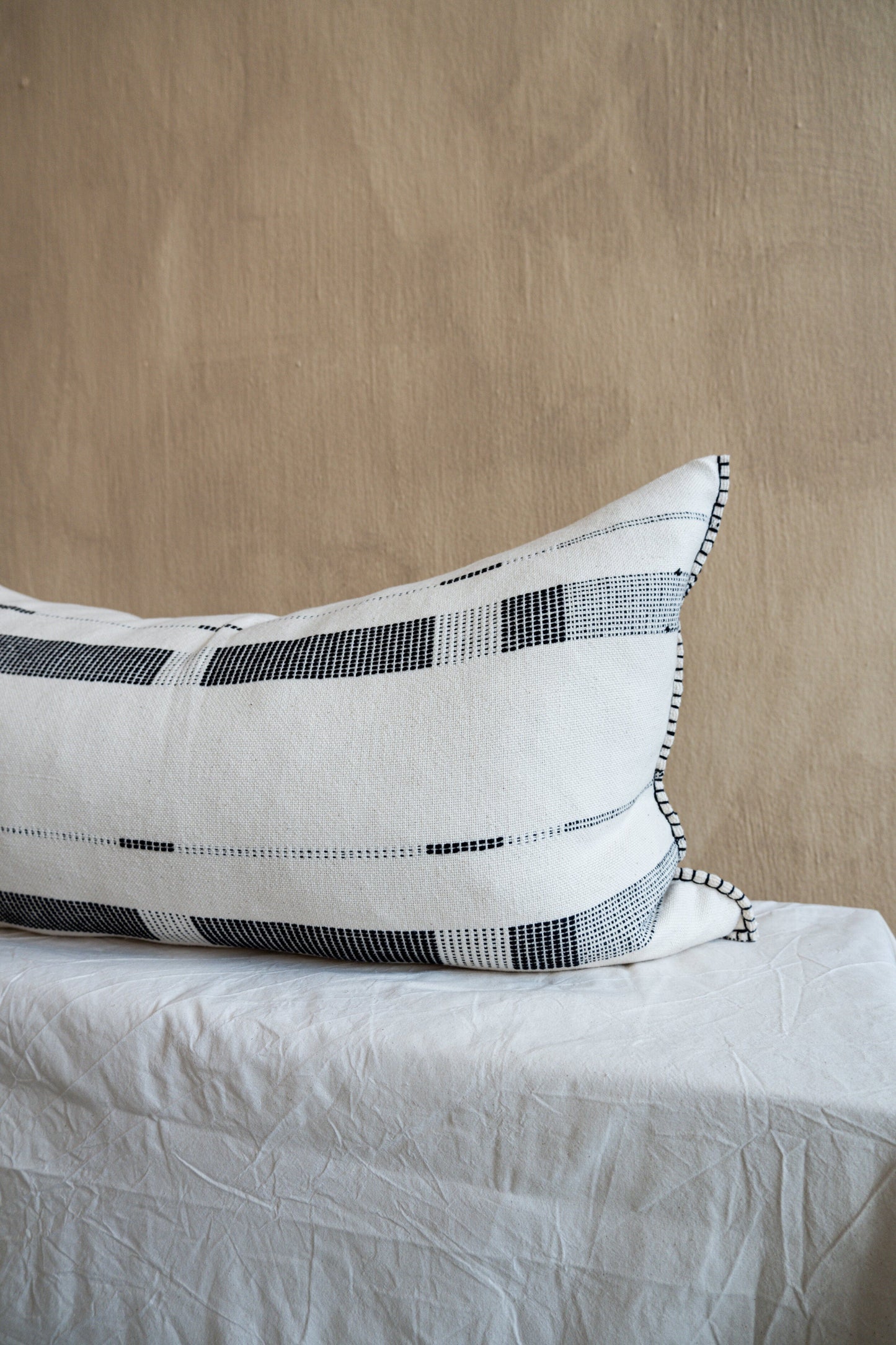 Coussin lombaire surdimensionné en coton Onyx Fulcrum