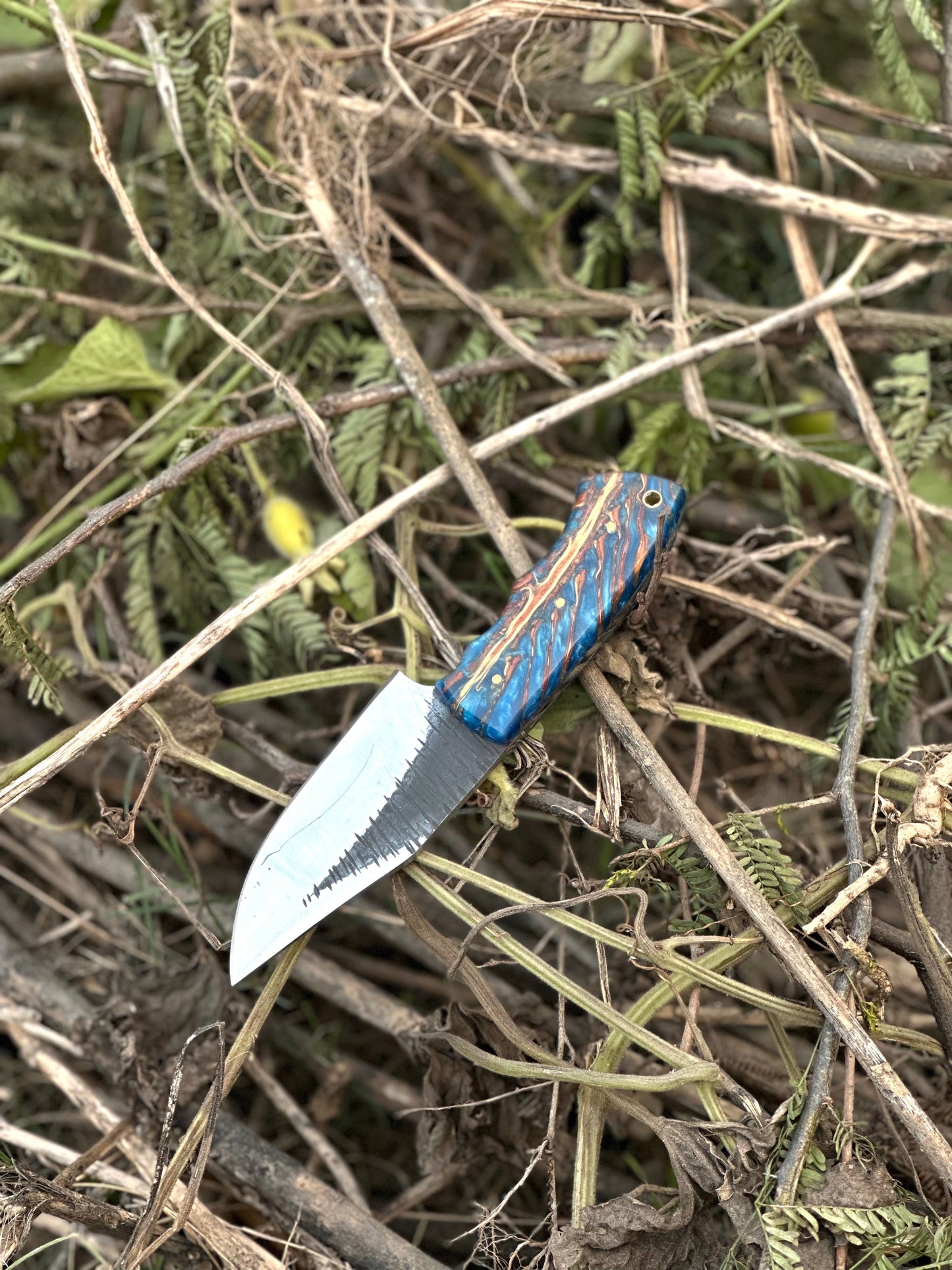 Premium Hunting Knife – 9" Handcrafted J2 Steel Blade with Epoxy Resin Grip & Leather Sheath - Korvel
