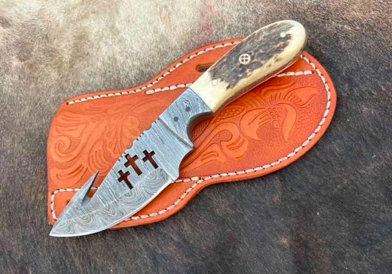 Premium Damascus Steel Guthook Knife with Antler Handle - Korvel