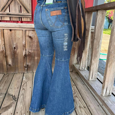 Retro High Rise Trumpet Flare Jeans for Women | Wrangler - Korvel