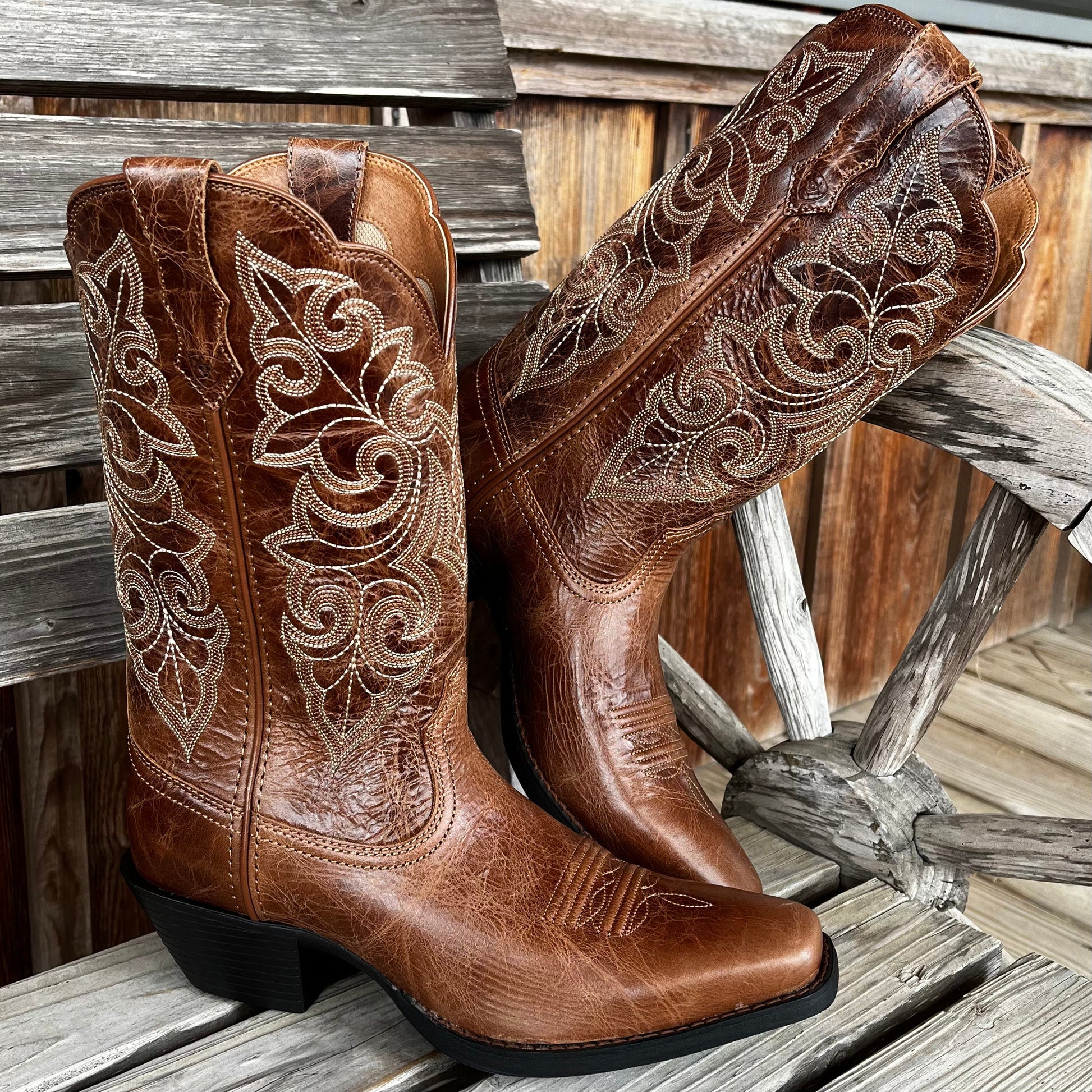 Ariat Women's Brown Round Up Boots - Stylish & Durable - Korvel