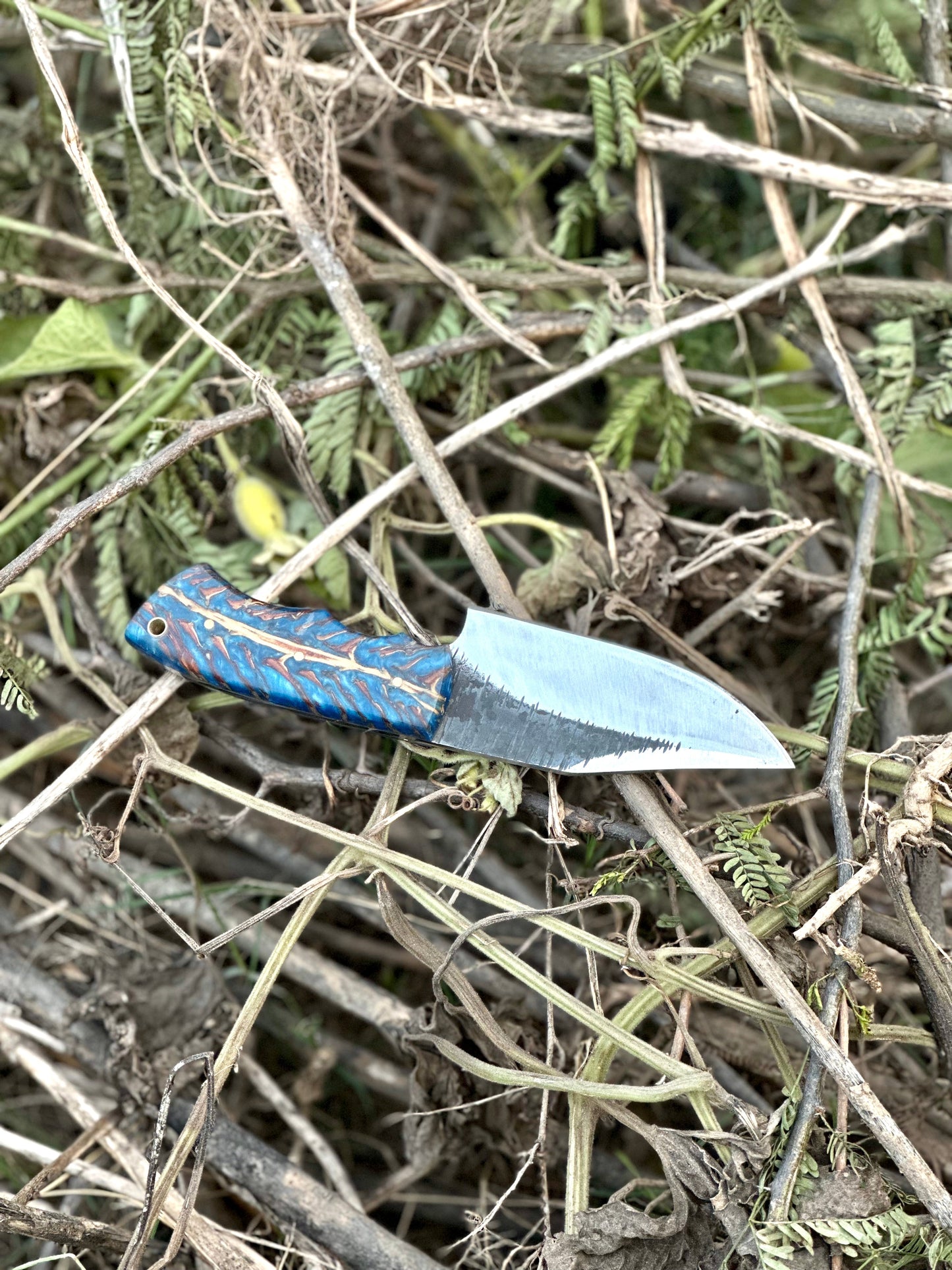 Premium Hunting Knife – 9" Handcrafted J2 Steel Blade with Epoxy Resin Grip & Leather Sheath - Korvel