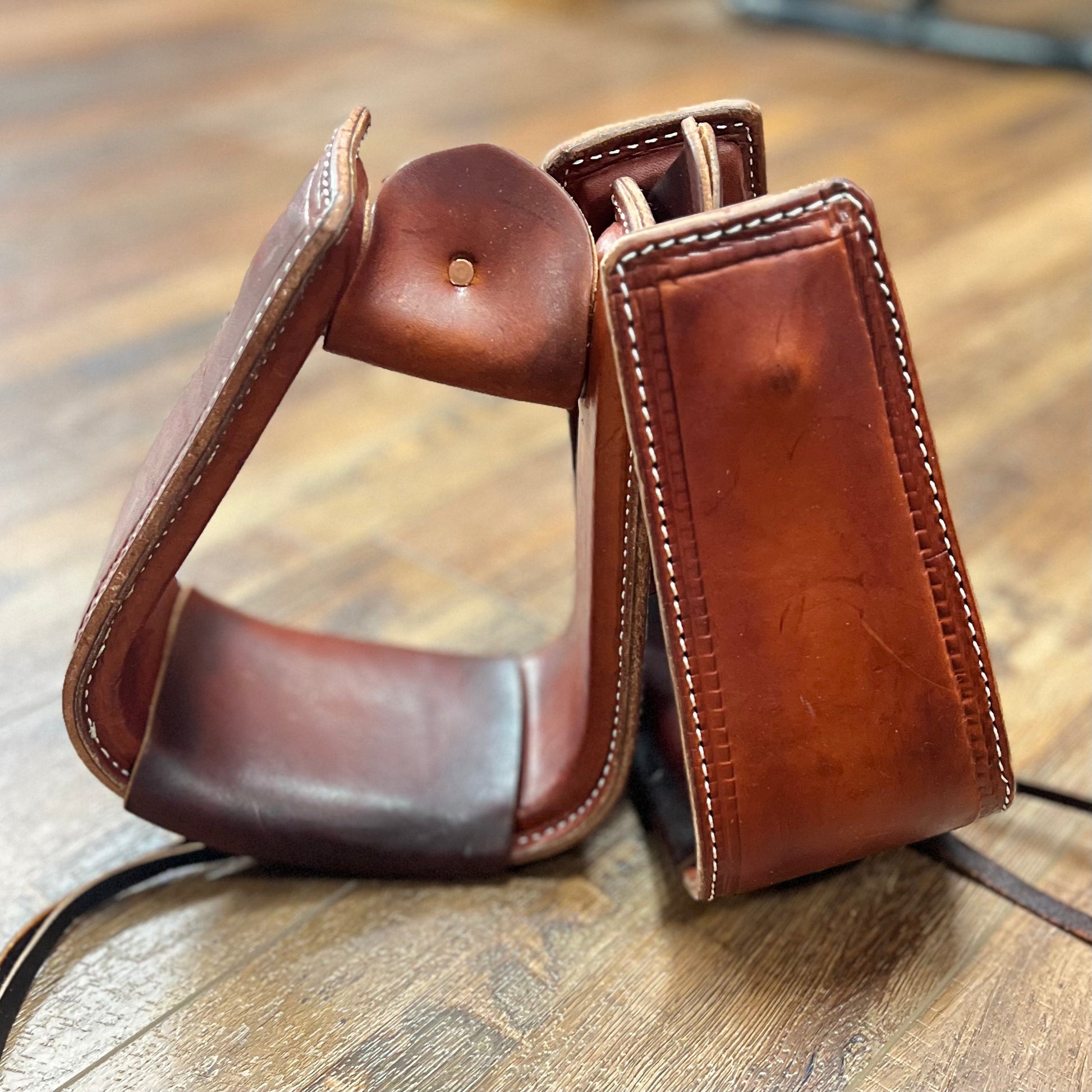 Premium Deep Stirrups for Equestrian Excellence | Double J Saddlery - Korvel