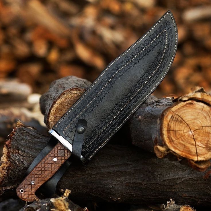 Collins & Co. Premium Bowie Knife – 15.5" D2 Steel Blade with Elegant Rosewood Handle & Leather Sheath - Korvel