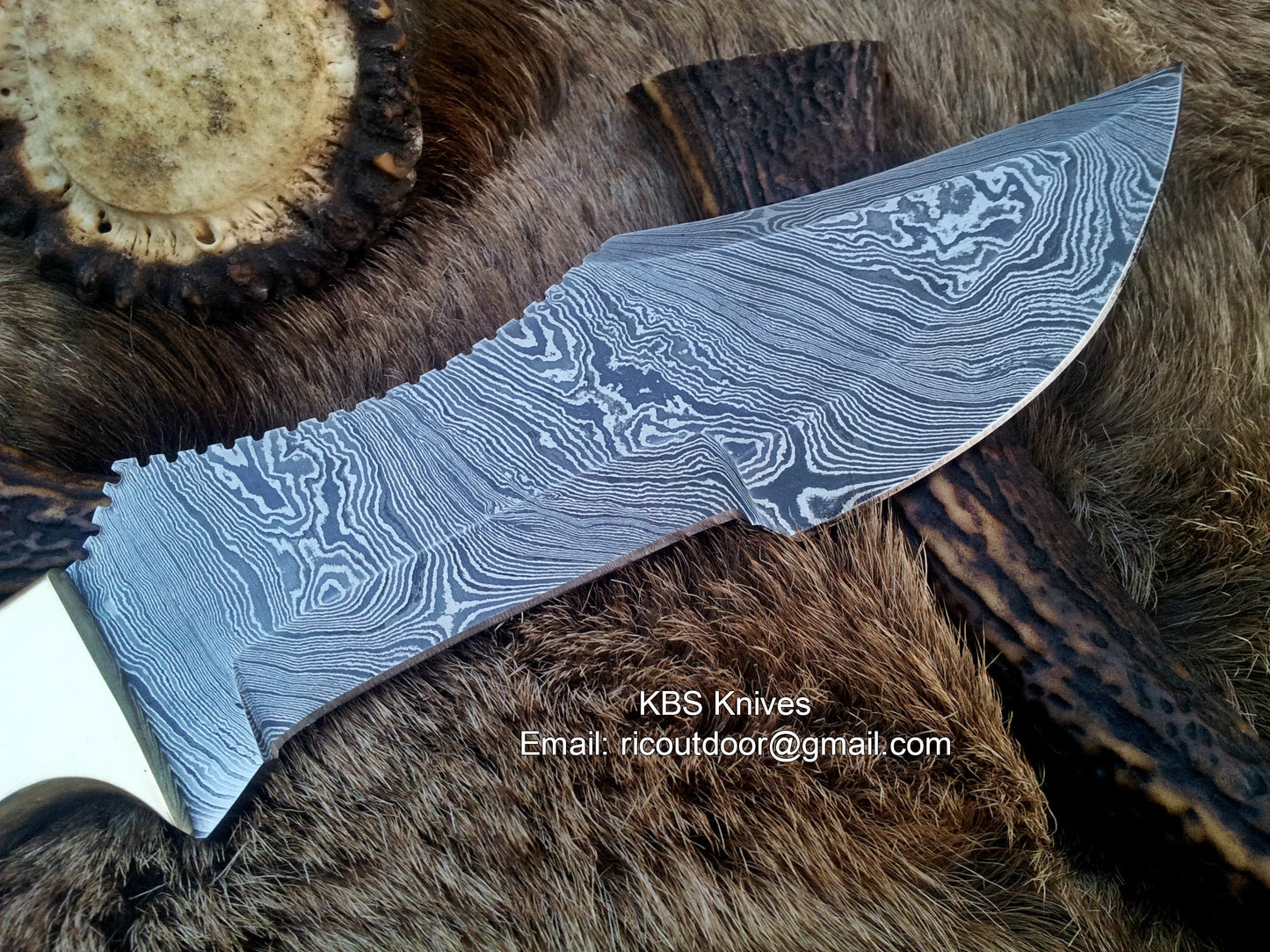 Custom Handmade 12-Inch Damascus Steel Tracker Knife with Buffalo Horn Handle & Leather Sheath - Korvel