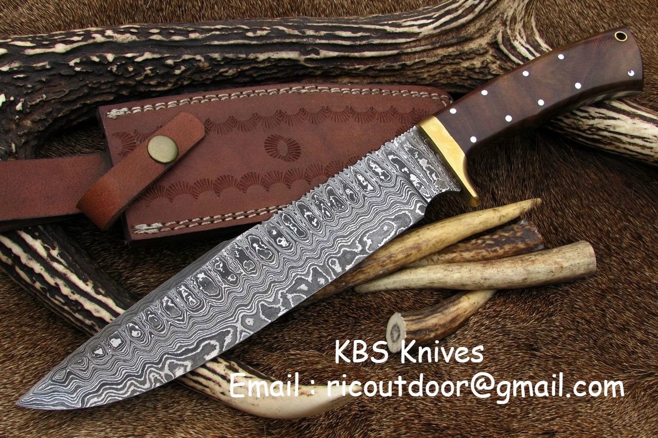 Premium Full Tang Bowie Knife with Artisan Damascus Steel Blade & Elegant Rosewood Handle - 17 Inches - Korvel
