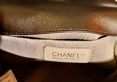 Sac à rabat matelassé en chevron de luxe