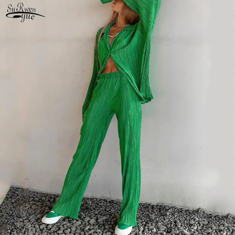 Conjunto de Dos Piezas de Manga Larga para una Elegancia Moderna