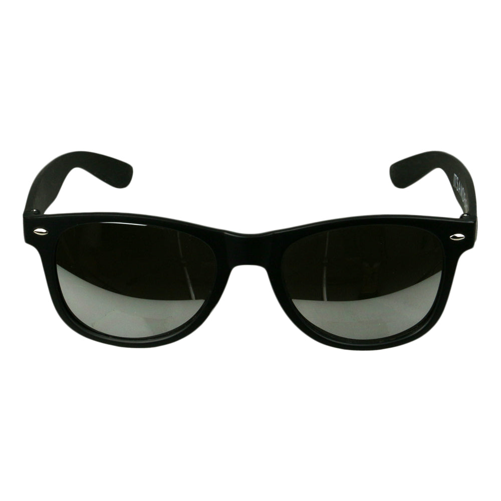 Gafas de sol negras mate con lentes espejados plateados