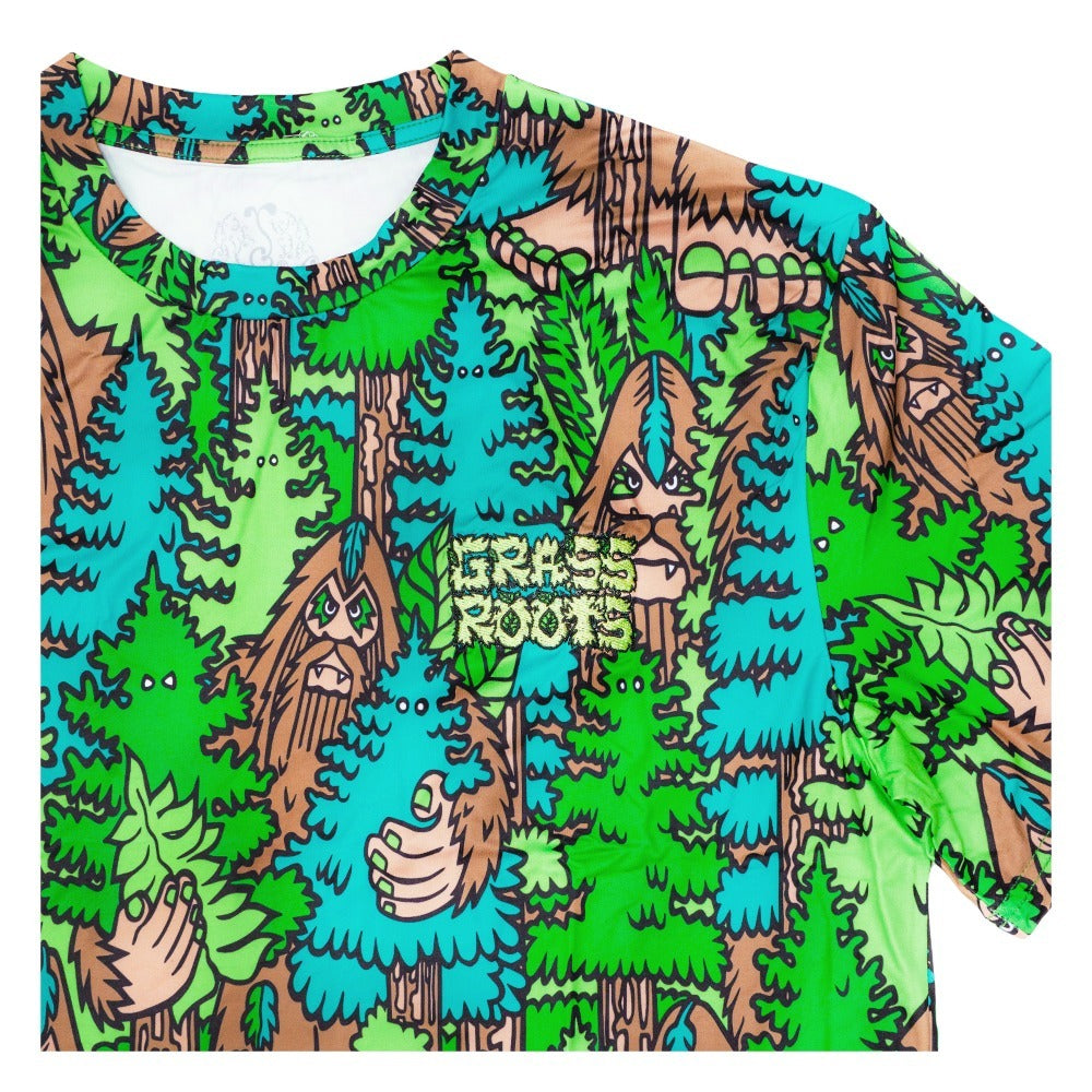 T-shirt vert Bigfoot dans les bois